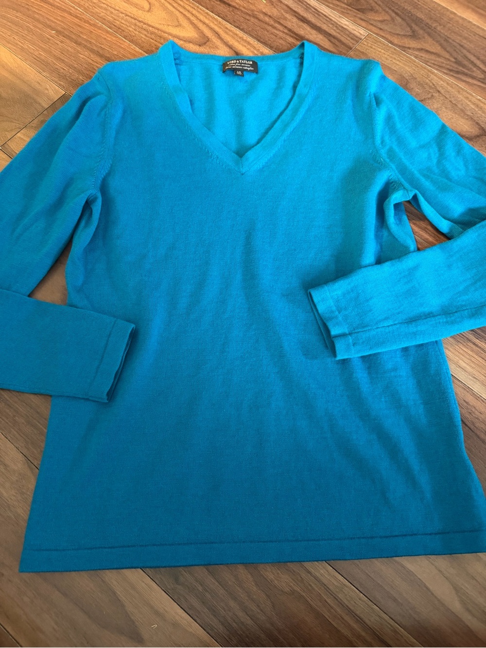Lord & Taylor Blue Extra Fine Merino Wool V-Neck Sweater Size L
